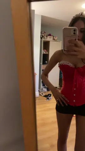 🃏♥️#queenofhearts #halloween #emilys 