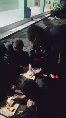 kelingan jaman kae😆#fyp #xyzbca #lewatberanda #pshtpusatmadiun #pshtjombang 