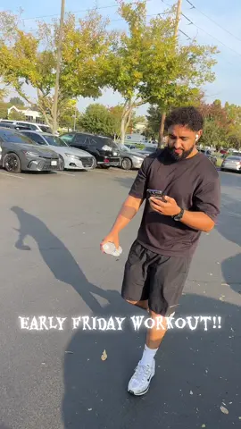 Teaching him how to work out…  #viral #trending #workout #yemeni #gym 