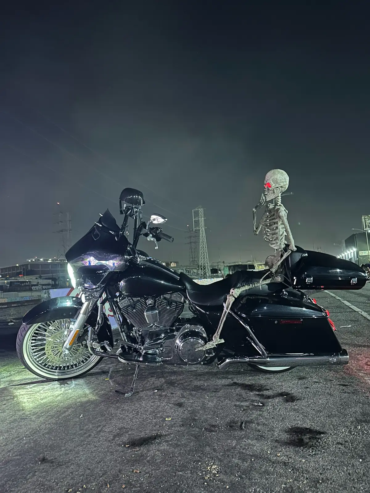 Me waiting for these single mothers to have time for me…. #waiting #howmuchlonger #fyp 