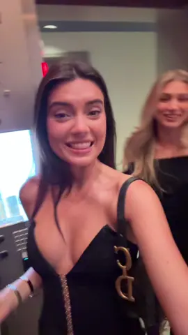 Hahahhaha this is the worst vlog ever 