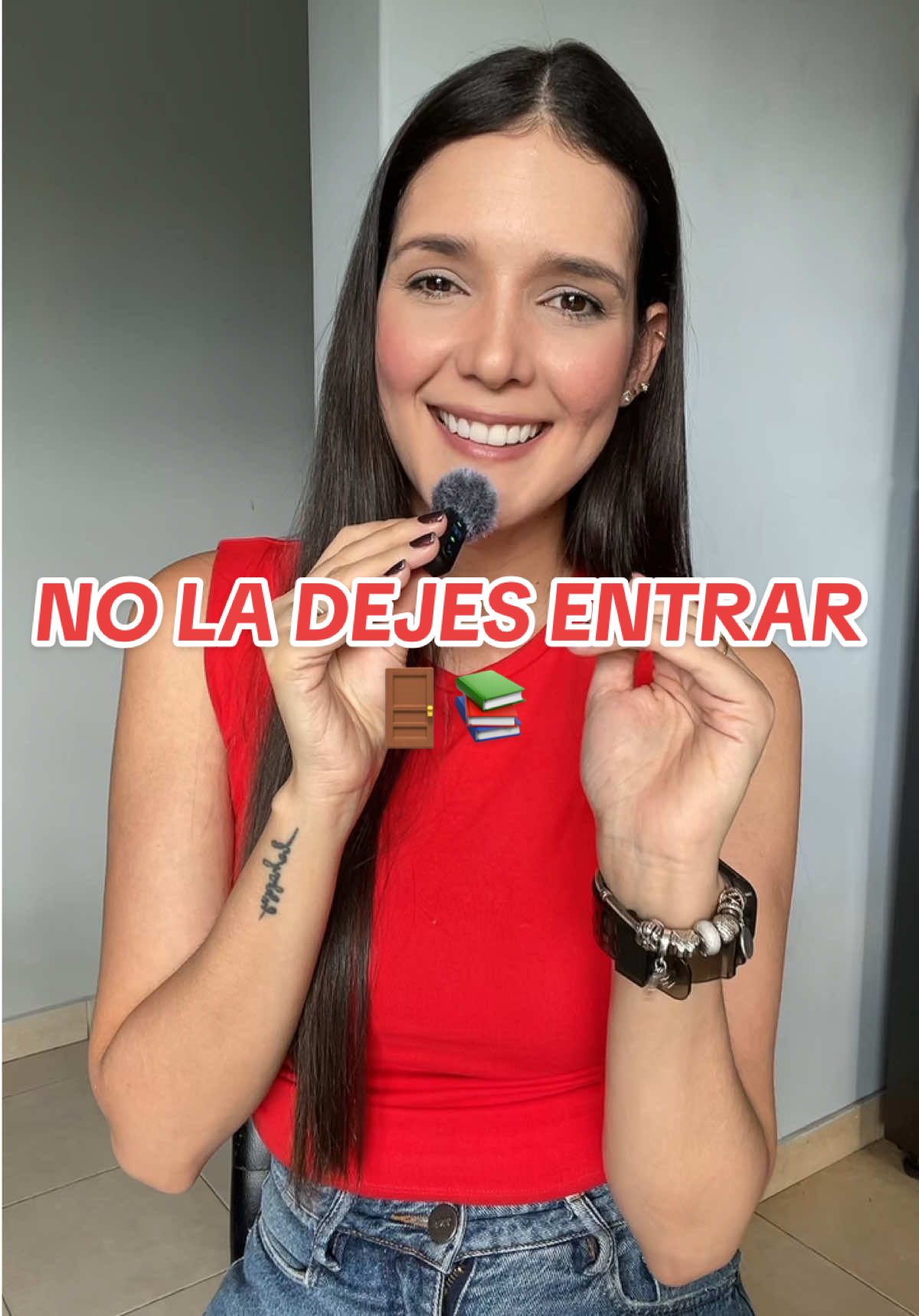 No la dejes entrar de Nicola Sanders, fue un thriller superadictivo que me leí en esta spoky season, me encantó la verdad, como le da la vuelta a todo lo que crees🤯🤯 #noladejesentrar #noladejesentrarlibro #thrillerbooks #BookTok #librosrecomendados 