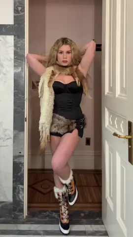 CRANK OUT NOW GO STREAM GO WATCH THE MUSIC VIDEO AND MAKE SURE YOU LOVE ME AND DANCE TO THIS $HIT!!! #NEWMUSIC #ELECTRONIC #BACKWOODSBARBIE 
