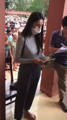 Trả lời @trn.trung033 Nhìn cách Trao tiền đủ hiểu 🤦#xuhuong #xuhuongtiktok #xuhuongtiktokk #xuhuongt @christina 