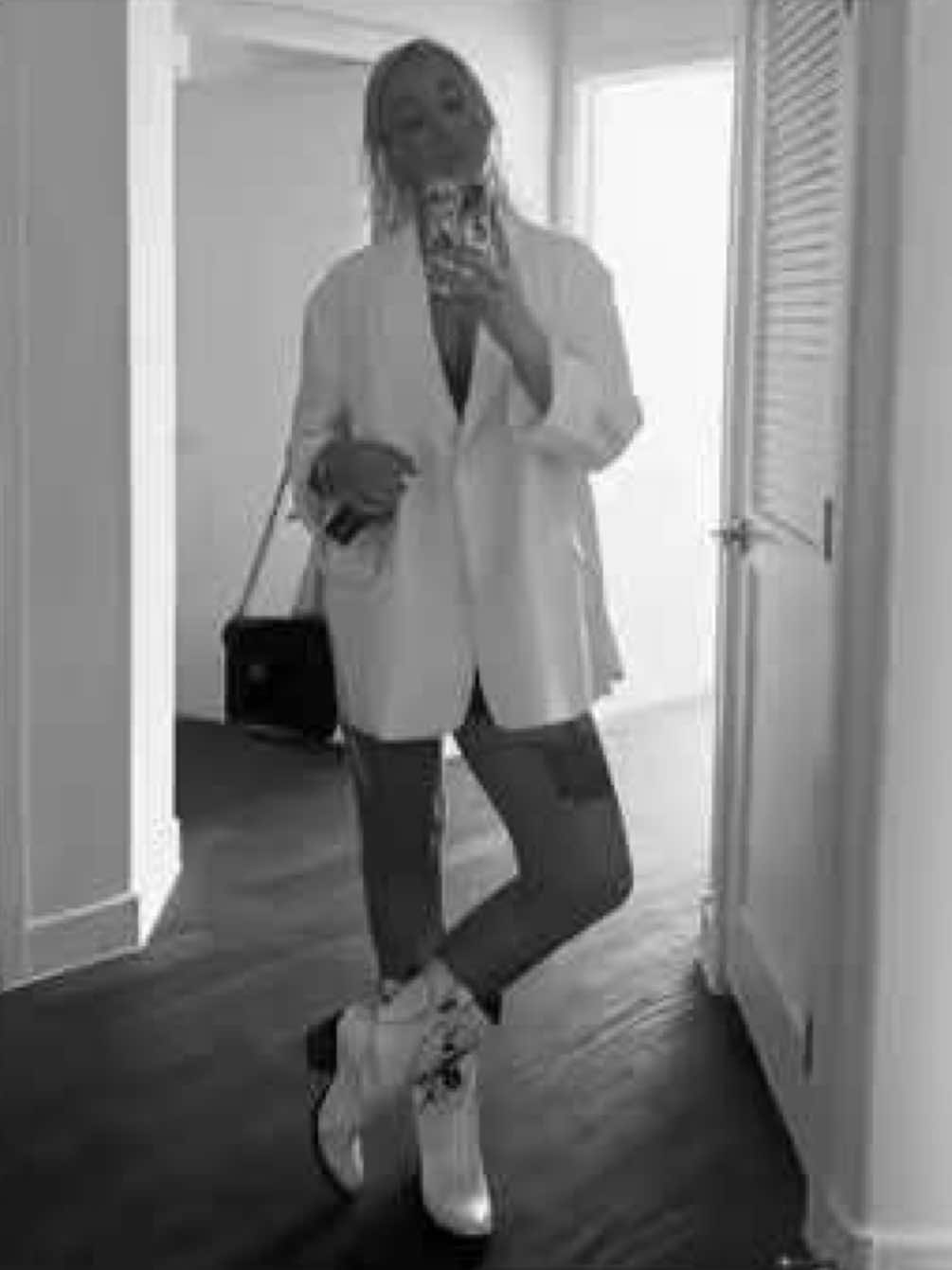 Blazer n boots kind of day. Happy Friday, sweet friends  #lasvegastiktok  #lasvegaspermanentjewelry  #lasvegasfashion 