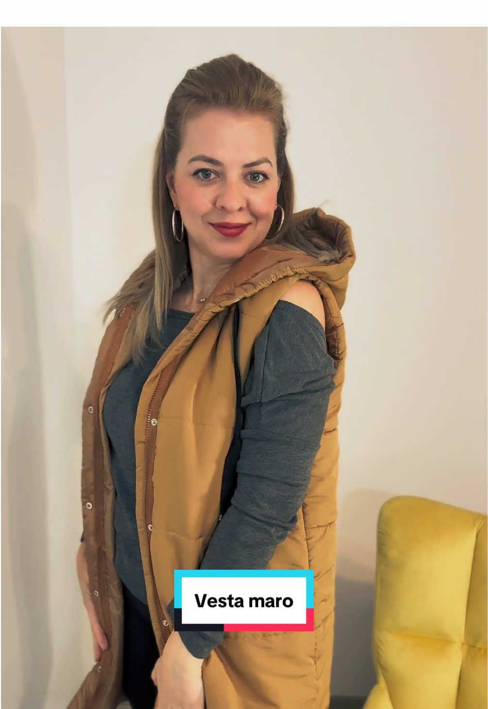 Căutam de ceva vreme o vestă simplă și versatilă, iar pe Trendyol am găsit modelul ăsta pe maro 🤎. Prețul? Mai mult decât accesibil — sub 50 lei! Surpriza plăcută a fost că nici transportul nu l-am plătit 🙌 Vă las linkul în primul comentariu, dacă vreți să o vedeți și voi 😉 _____________________________ • • • #fashionfind #trendyolstyle #budgetfriendly #smartshopping #fallfashion  