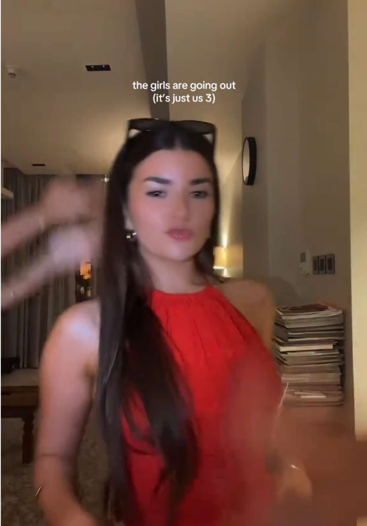 girls nighttt 💃🏽 @Sophie Buxton @micaela💙 #girlsnight #ootn #fyp 