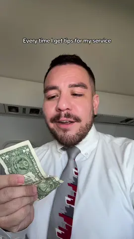 I just do my job and give the service I would like to be given. It’s okay to tip the flight attendants, idk for all but for me yes! #flightattendant 