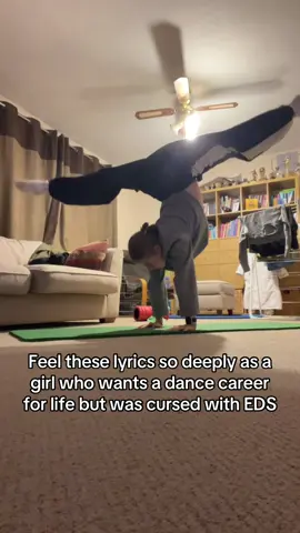 Praying i dont have to give up that dream #dancer #elhersdanlossyndrome #eds #professionaldancer #contemporarydance  