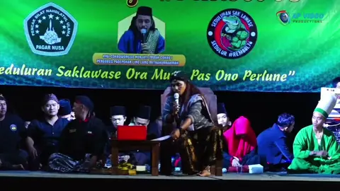 onok wayah e Dewe Dewe , wayah e ngaji ya oke , wayah e pencak dor ya oke , wayah e joget Yo oke , awak Dewe wong nasional. #rembol76 