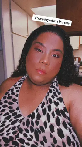 Just out supporting local art and looking cute doing it 💋 #SupportLocalDrag #NightOutInPDX #pdx #dragqueen #makeup 