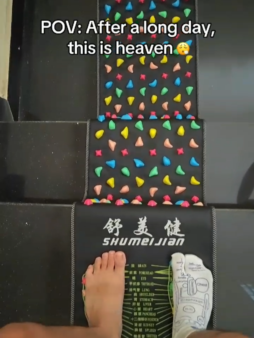 My feet thanked me for this 😎 #acupressure #footmassage #naturalrelief #footpainrelief #afterworkroutine 