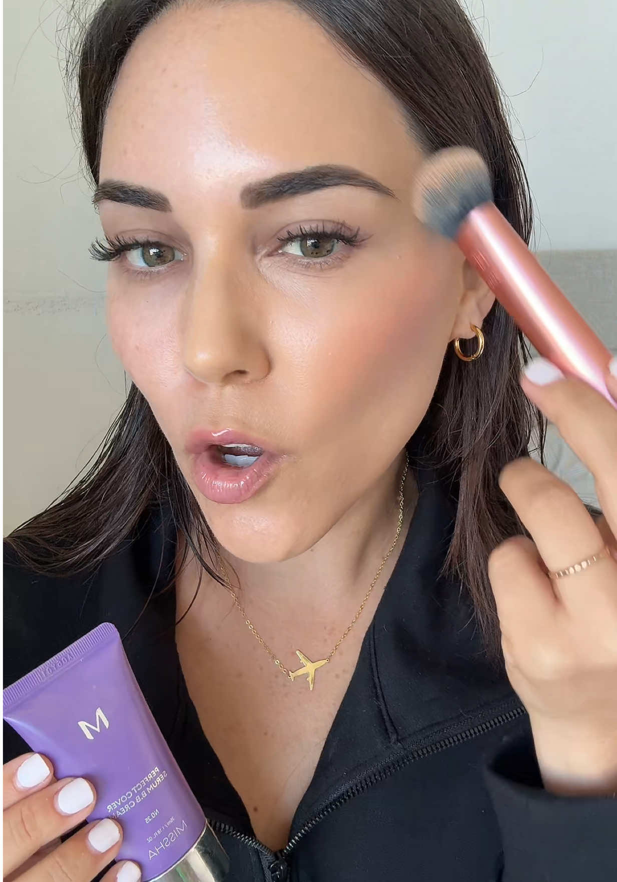 Replying to @Alejandra Cortes Yo uso el tono 25 warm beige 💜 BB cream con fórmula coreana combina alta cobertura, hidratación y protección solar en un solo paso. @missha.official #BBcreamCoreana #PielPerfecta #KBeautySkincare #CoberturaNatural #Missha 