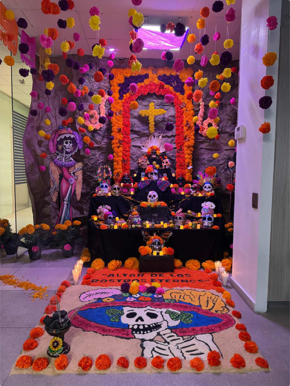 Concurso de altares 💀🪦🌸 Recordando a los que ya no están 🥹❤️‍🩹🦋.                            #diademuertos #tradiciones #mexico🇲🇽 #altardemuertos #ofrendasdeldiademuertos 