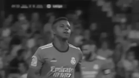 mano eu tô numa montanha com o meu filho a fazer ski.. …#fyp #edit #rodrygo #futebol #goviral 