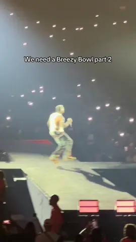 But this time he performs ALL the songs from the first album #fyp #foryou #chrisbrown #rnb #2000s @chrisbrownofficial 