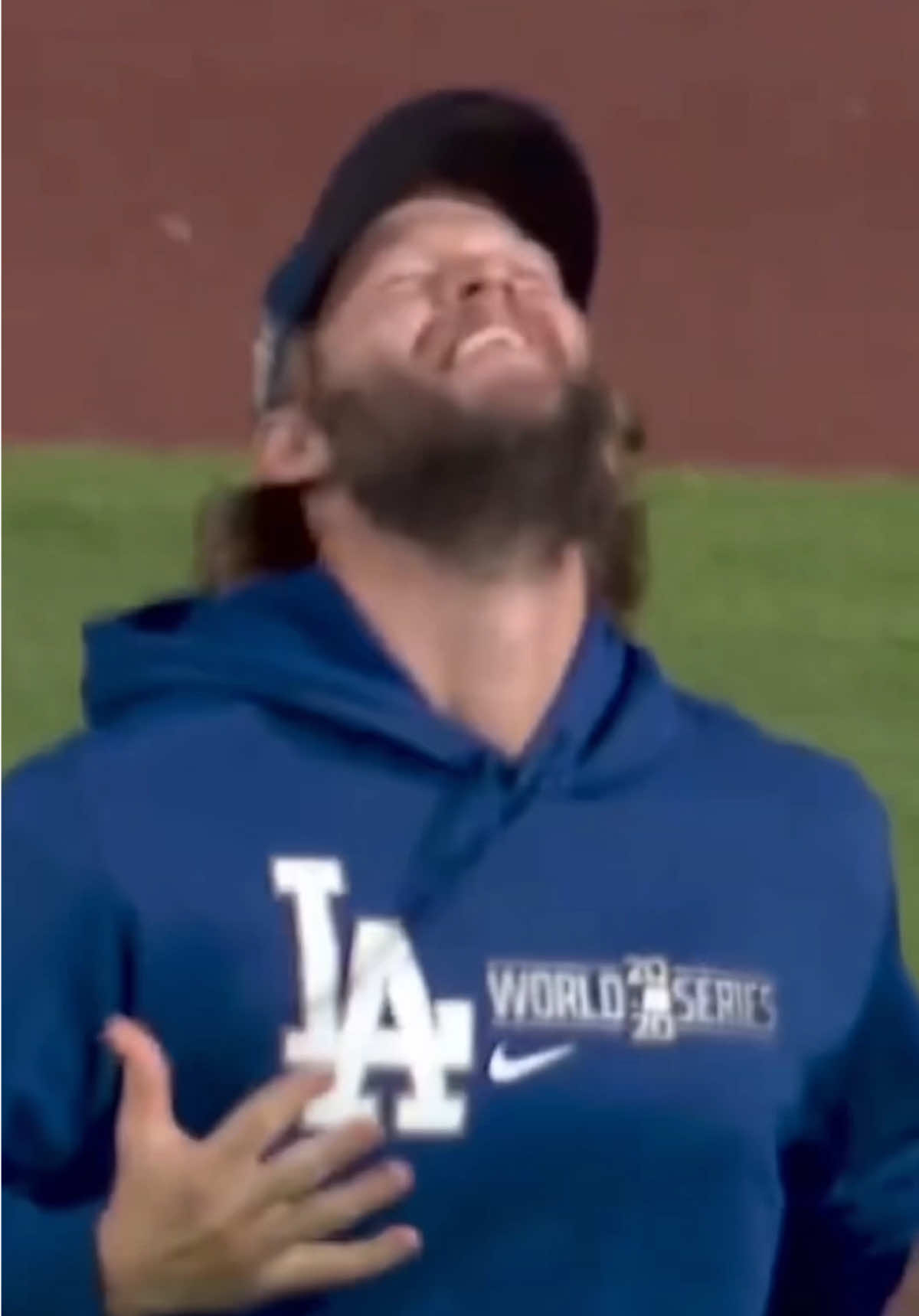 Let’s win it for the 🐐 #dodgers #baseball #MLB #WorldSeries #ladodgers 