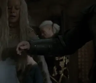 i don’t want to be either of them, i want to be their third                                         scp: dnamtmoon.scp on ig!! ALL FAKE TIKTOK, FAKE EVERYTHING‼️ #rhaenyratargaryen #harwinstrong #houseofthedragon #fyp #viral 