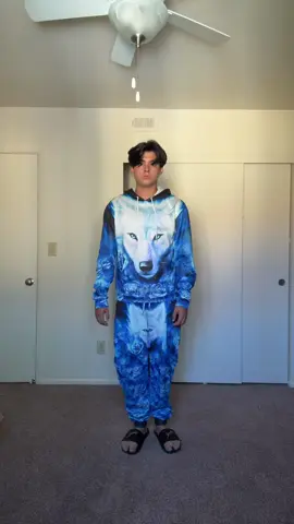 W Halloween costume @DantronDoes #brodeez 