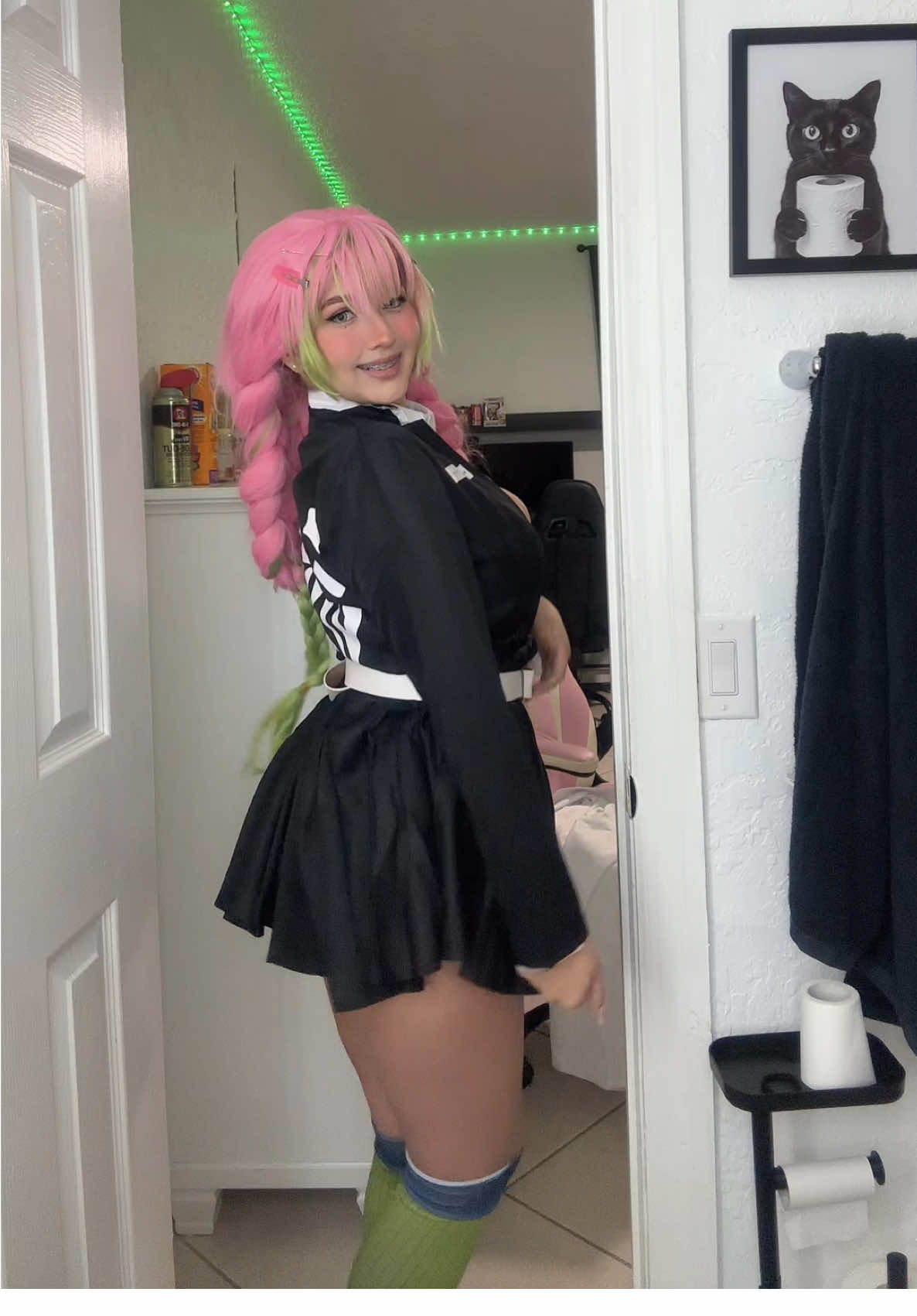 Yo sé que dije que era para hallowen pero ese día ya no creo salir con disfraz🥹🥹