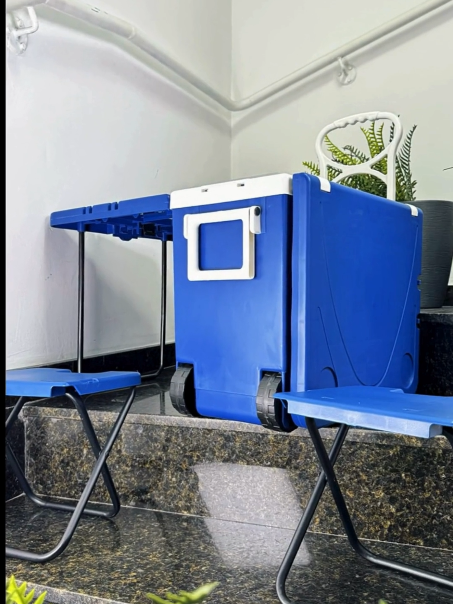 🧊 Caixa Térmica  💙 Perfeita pra manter suas bebidas e alimentos sempre na temperatura ideal! 🍻☀️ Leve, prática e com design moderno — ideal pra praia, camping ou aquele churrasco de fim de semana! 🍔🌴 #Casaual #CaixaTérmica #VerãoCasaual #UtilidadesDomésticas #Organização  ⚠️ Observação: apenas a versão azul possui divisórias. Conferir anúncio