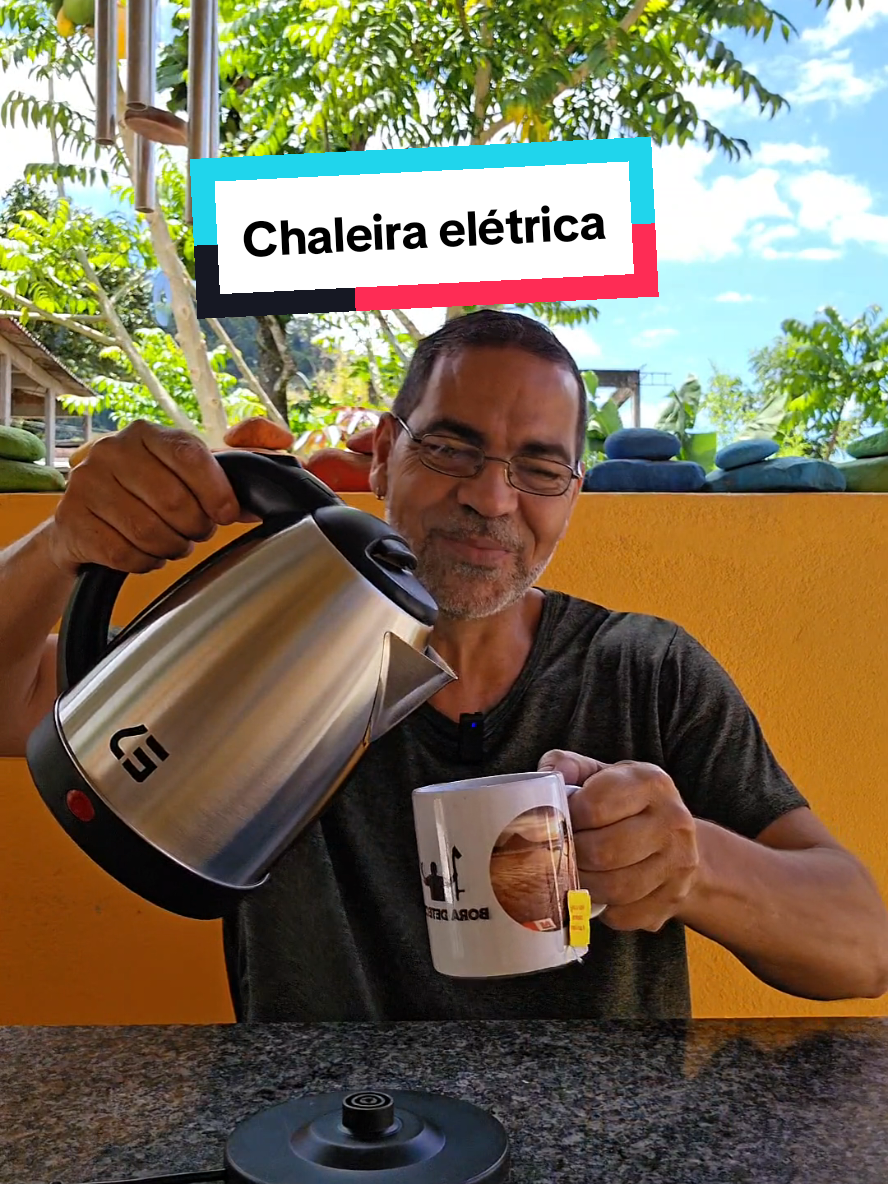 Chaleira Elétrica que cumpre o que promete, essa ferve a água.  #chaleira #bule #cha #tiktokshop 