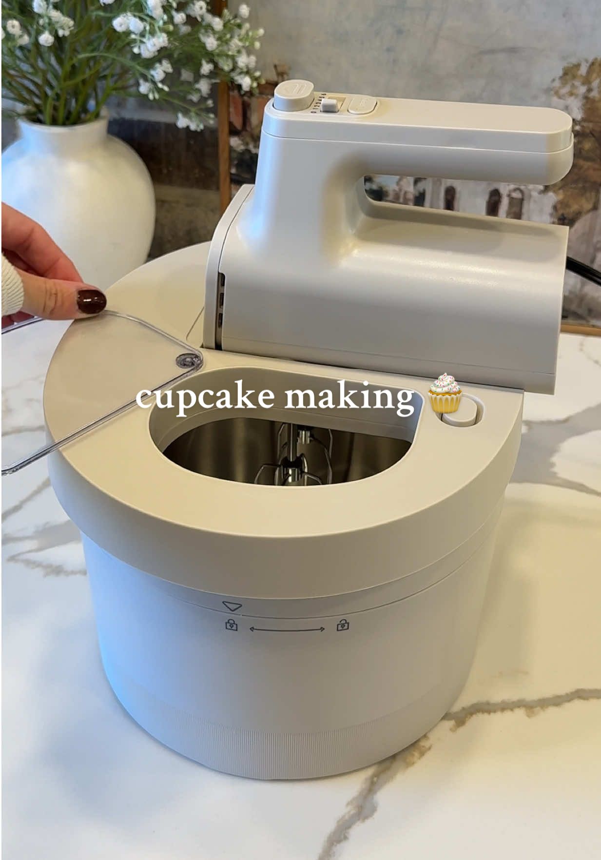 Making cupcakes with my favorite kitchen gadgets 🧁 #cupcakemachine #kitchenmixer #amazonkitchenfinds #amazonbestsellers #kitchengadgets 