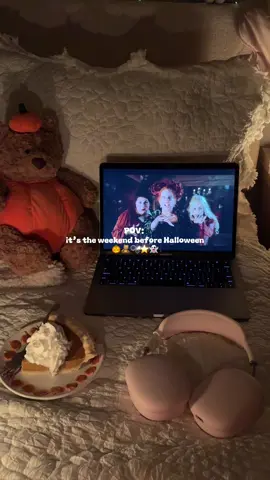 Spooky October nights🎃⭐️🍂 #spookyseason #october #stormyweather #girltherapy #hocuspocus @SKIN1004 US @rhode skin @philosophy @Dove Beauty & Personal Care @Tree Hut @sundaebody 