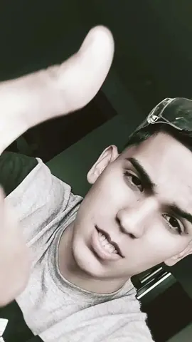 … No responde, pero siempre tira un like Y eso me tiene pensando she likes me Si te queda' conmigo, vamo a hacer twins Bae, podemos ganar el tag team@Salcedo 🍕 @Karen🌸 @CARITO MÜLLER 💋 