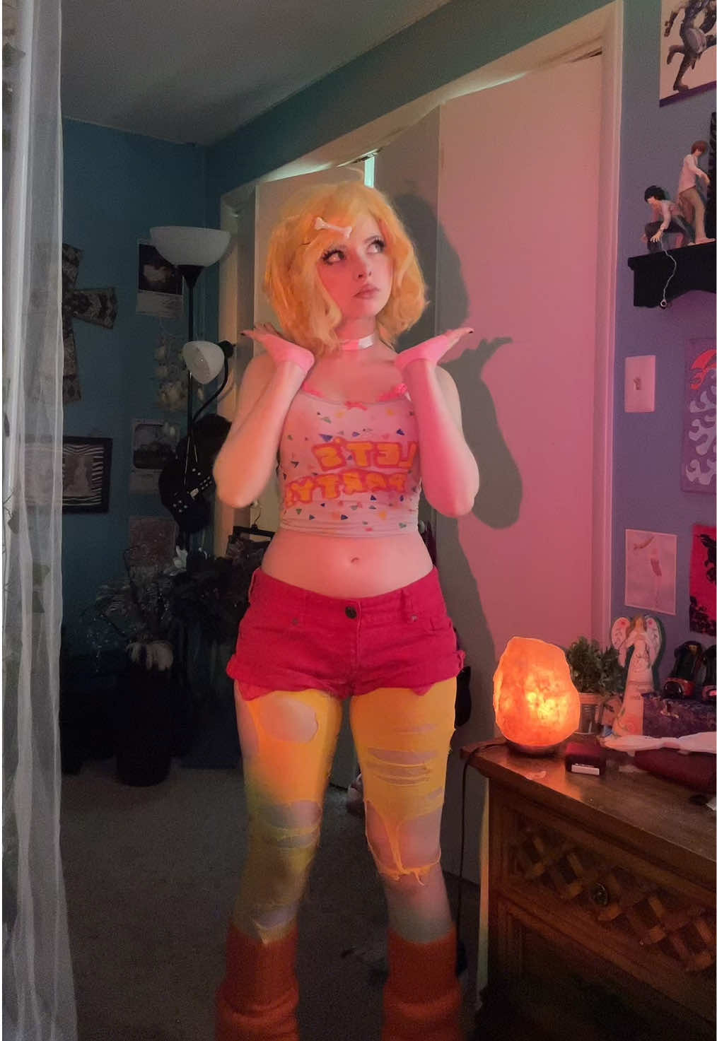 But not for Lola 🤷‍♀️#toychica #fnafcosplay #fivenightsatfreddys #dance #virall 