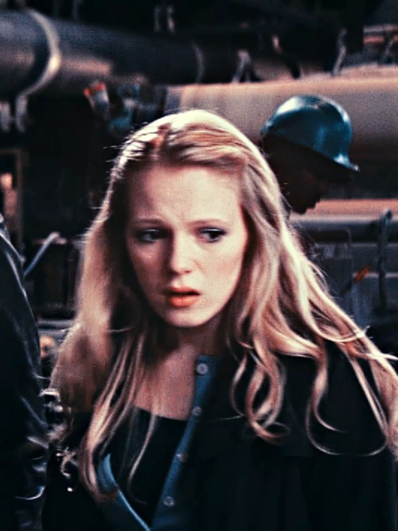 is she the scream queen? [cc btm sp too ib/style 2000slegend] #icon #y2k #2000s #mollyharperedit #finaldestination ORIGINAL CONTENT EDIT FINAL DESTINATION 5 MOLLY HARPER