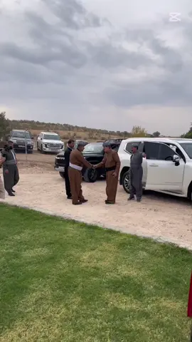 ب ناڤئ خودايئ مه زنو دلوفان خئرهاتنا ما مئ هئژا ئاخايت ماقيل خودان رئزو هه يبه ت (سه ربست دئوالى ئاخايئ دوسكيا  )(زيره ك  تاهر ئاخا )د گه ل كانديتئ ليستا پارتى (ئه يسه ر دوسكى )اڤرو سه ره دانا گوندئ ئكمالا به ر خابيرى كرى بئ خوش حال بوين هاتنا وه رئزئحتيرام بو وه خودئ هه ر كه يفو خوشيئ بده ت ان شا الله خئرهاتنا وه هه ميا د كه ين بو  گوندئ ئكمالا به ر خابيرى ده فه را دوسيكا