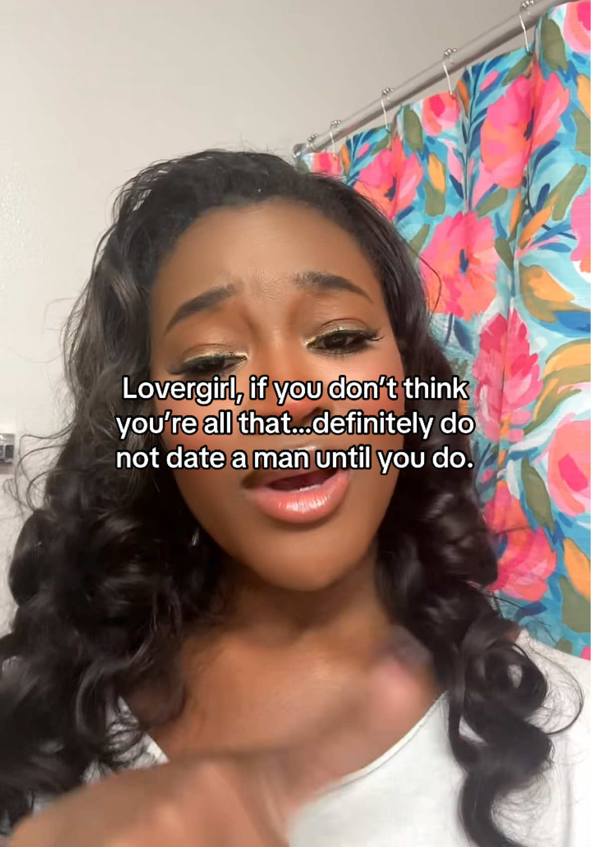 You must have confidence and KNOW you're that girl before dating a man. He will see your insecurities and use them against you. 🤮 If this hit home, it's probably time for your Lovergirl Reset — that's what we do in my private coaching calls. Link in bio 😘 #certifiedlovergirl #datingadvice #sprinklesprinkle 