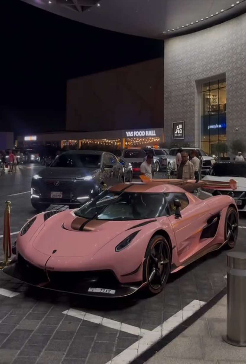 Craziest spec Jesko? #koenigsegg #jesko #hypercar #dubaicars #carspotting  