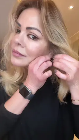 Y si se cae el arete , lo recogemos y a .. Brillar ✨ tú lo sabes 🧡✨