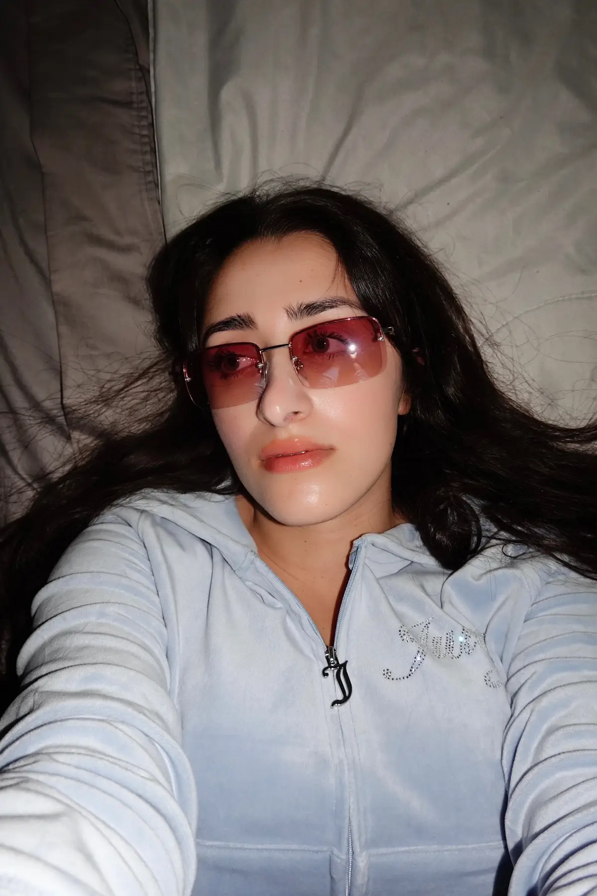 Rewinding it back to the @Juicy Couture era 📸⏪ 2000s fashion just hits different — admit it, you kinda miss it too 👀💅 what’s your fav y2k fit? 🤭 #juicycouture #y2kfashion #tracksuitoutfit #lifestylecreator #fashiontok