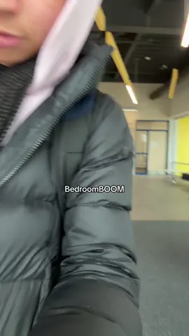 Bedroomboooooooom lemme get on bottom while u ride