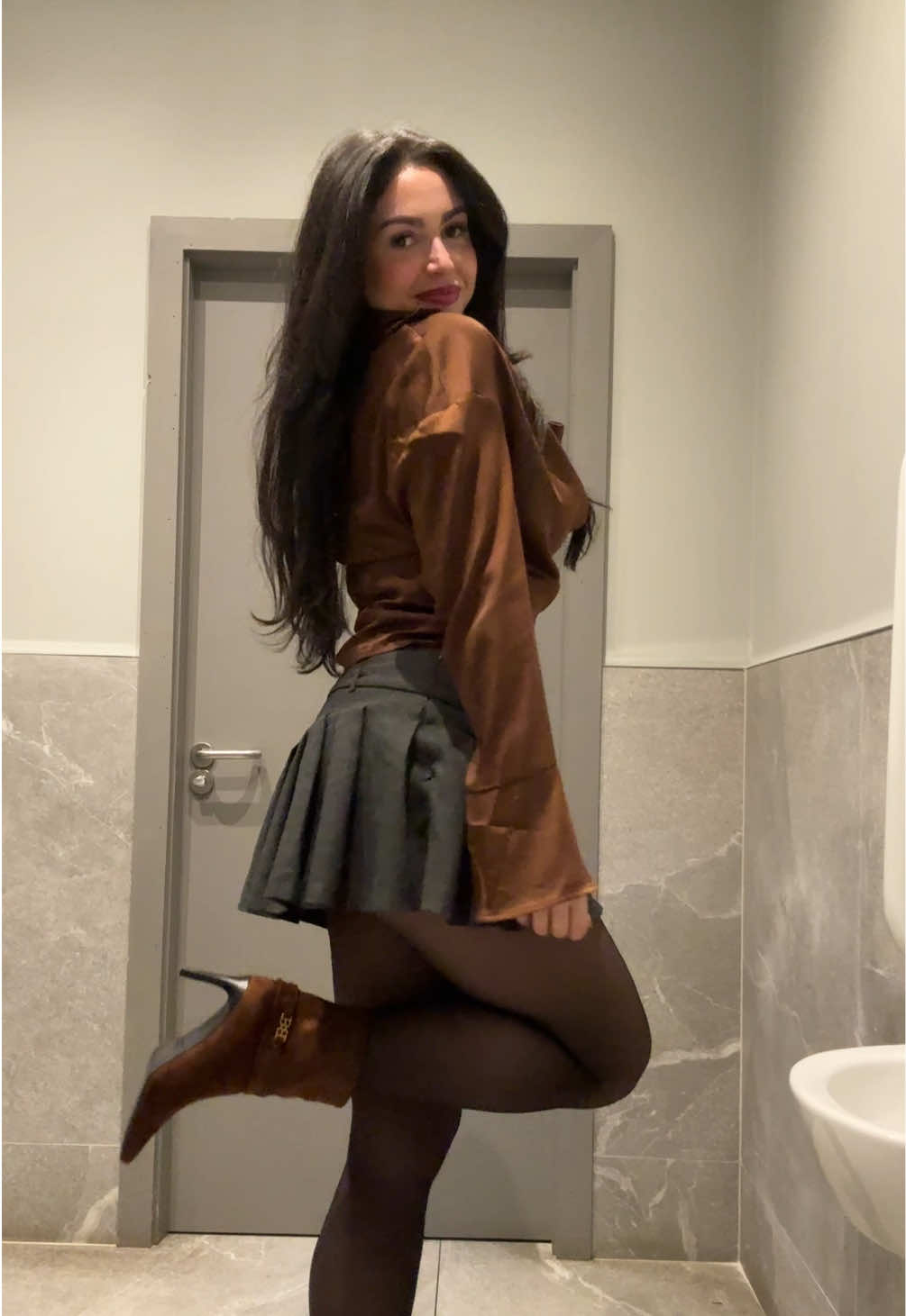 Autumn 🍂 work ootd#  Brown is the moment 🤎🐻