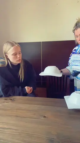 Wer ist auch so?#probierenmitkarina #probiersen #maskiergang 