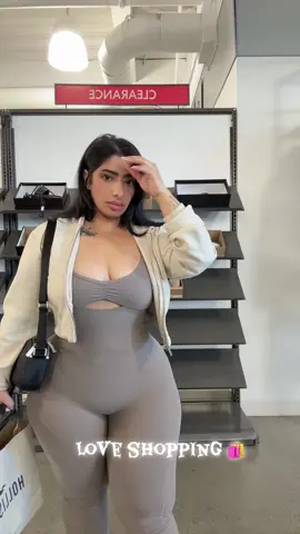 This one piece is so fire 🥰💕 #shopping #errandswithme #onepiece 