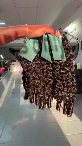 10/10 bundles @VIPbeauty Hair Shop 