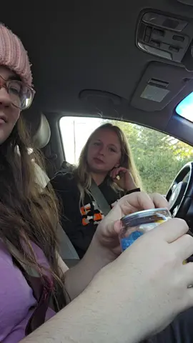 Dégustation Sour bite trop bon mais cher ca vaut le coup les fameux fruits oh miam🥰🥰  #new #sourbitesmtl #trend #dégustation #fruit 