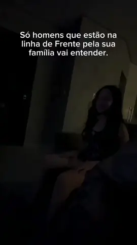 Há homens que carregam o mundo nas costas em silêncio. Que olham pro nada, pensando em como resolver tudo, em como manter a família de pé, o lar em paz, o nome limpo, o sonho vivo. Eles sentem o peso da responsabilidade todos os dias, mas continuam firmes mesmo cansados, mesmo exaustos. São homens que não desistem, porque sabem que se pararem, muita coisa desmorona. E mesmo quando o corpo pede descanso, o coração lembra o motivo: a família. #restauracao #crencaslimitantes #mudeoambiente 