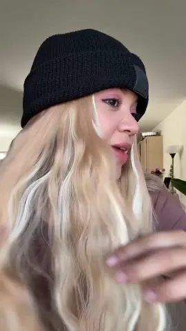 Súper fácil de colocar😍✅ #winterhat #pelucasypostizos #winterfashion #wiginstall #wigstyling 