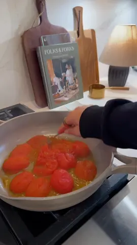 Roasted tomato one pot tortellini #pastarecipes #EasyRecipes #cozyfood #heartyrecipes 