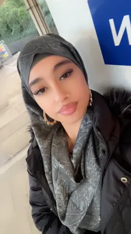 do you guys want a hijab tutorial?😝 #fyp #foryoupageoffical #blowthisup #relatable #contentcreator 