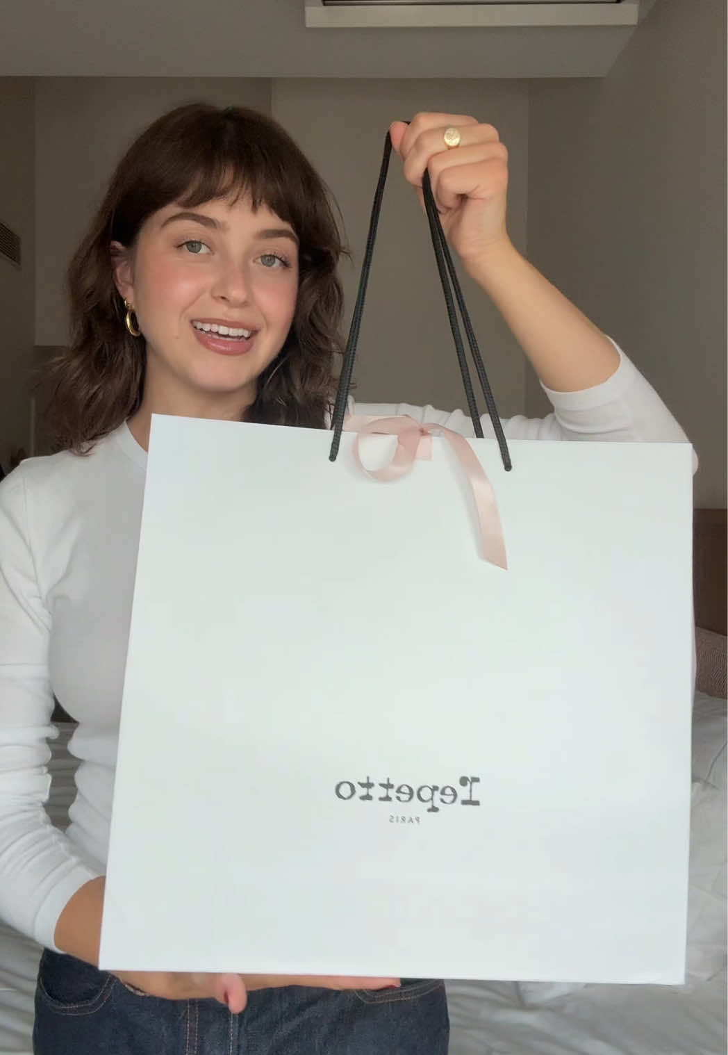 I have always wanted to go to the Repetto store in Paris 🥺 I’m a US 7.5-8 and got them in a size 38.5. #repetto #paris @Repetto 