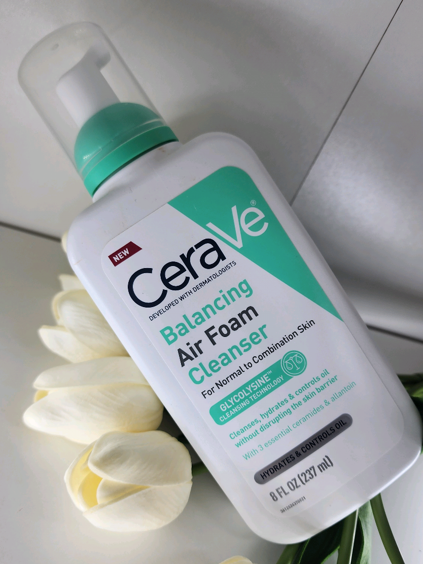 @CeraVe Balancing Air Foam Facial Cleanser CeraVe Balancing Air Foam Facial Cleanser is a foam cleanser developed with dermatologist designed to care for normal to combination skin—especially those managing skin oiliness and dryness at once. This fragrance-free, non-comedogenic foaming facial cleanser gently lifts away dirt, oil, and impurities without disrupting your skin’s natural barrier. #ceraveairfoam #ceravepartner #cerave #cleanser #skin 