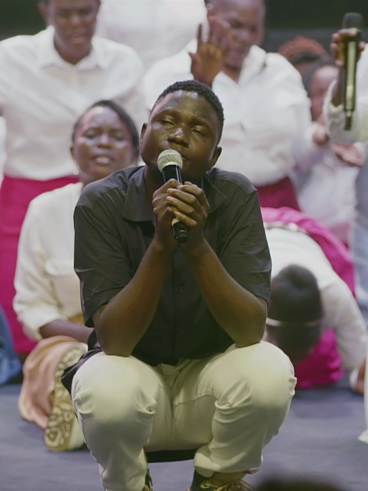 Nvunama Gyoli - Elvis Kimera | Happening Now At Miracle Centre Church | Worship #Channel44TV #robertkayanjaministries #MiracleCentreChoir #Praise #Worship #UgandaForJesus #MiracleCentreCathedral