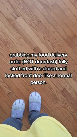 look how easy it is to not expose myself to innocent delivery drivers, guys.